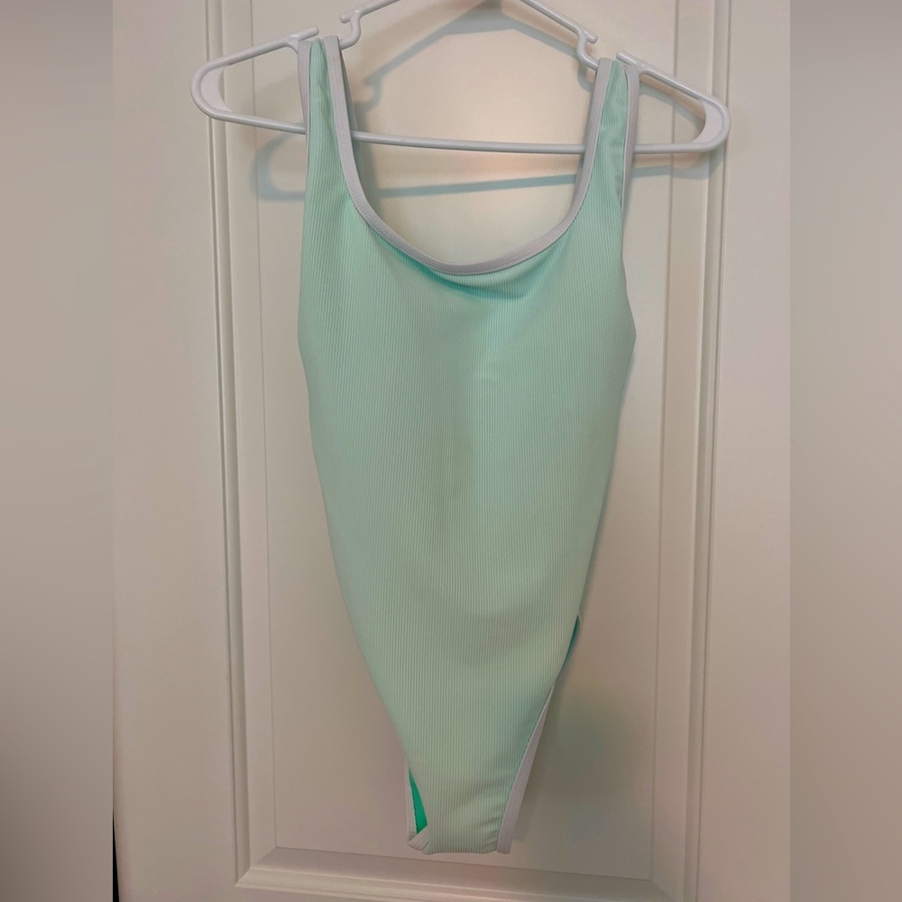 New Lain Snow one piece mint swimsuit. Size xs